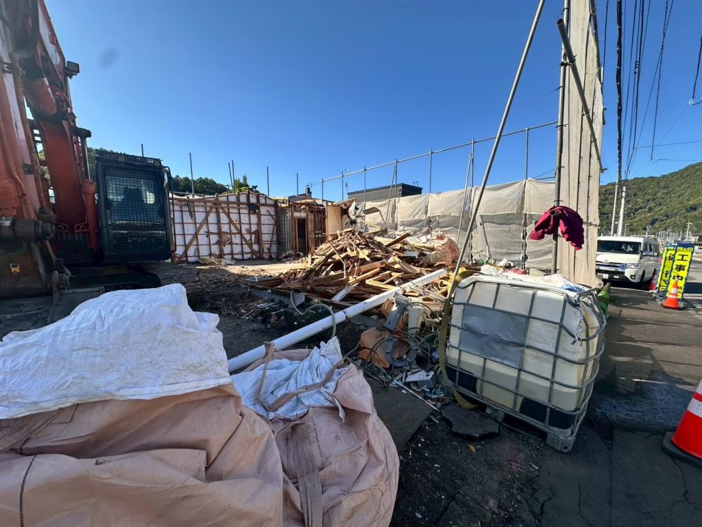 養生を行い、近隣に配慮して作業します